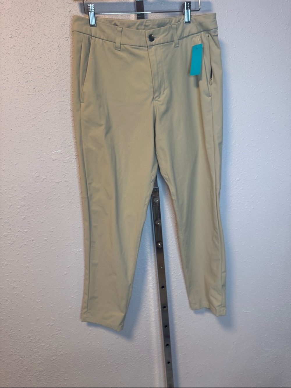Lululemon Beige Cropped Pants Size 31 Lightweight Stretch Travel Mens